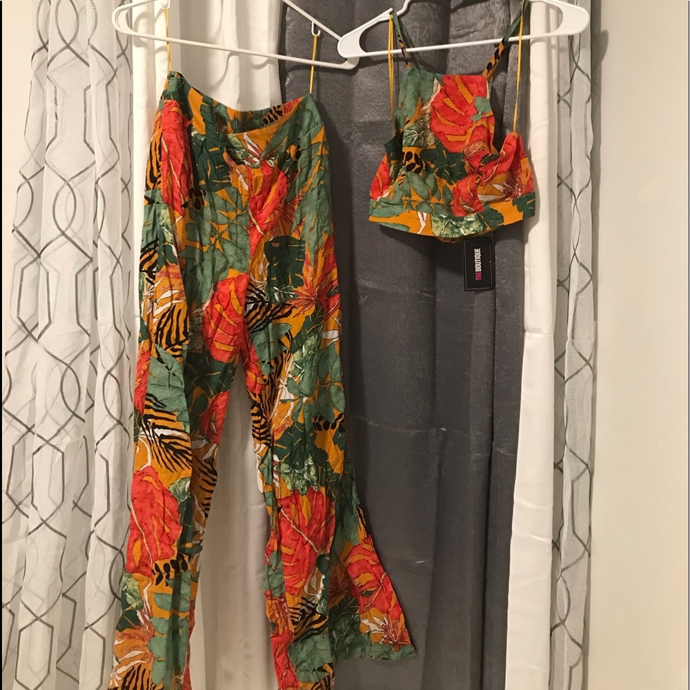 The boutique 2 piece set size M